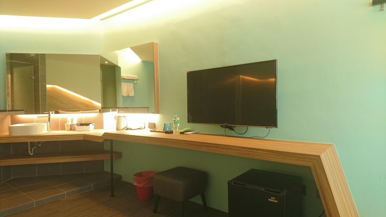 Travel Port Motel Kaohsiung Luaran gambar
